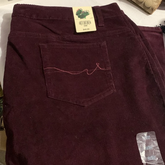 St. John’s Bay corduroys - Picture 3 of 4